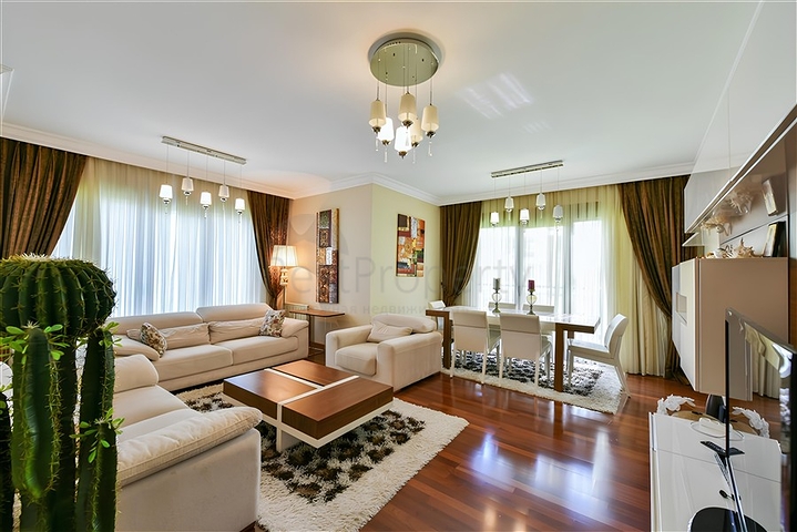 Sea-Front 3+1 Apartment in Central Alanya with Private Beach Access