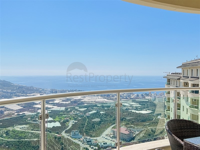 2+1 apartment in a house with hotel infrastructure in Kargicak district