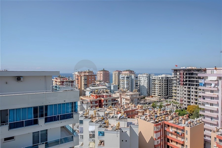 Furnished 2+1 Penthouse in Mahmutlar with Indoor & Outdoor Pools