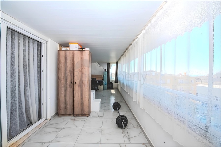 Furnished 2+1 Penthouse in Mahmutlar with Indoor & Outdoor Pools