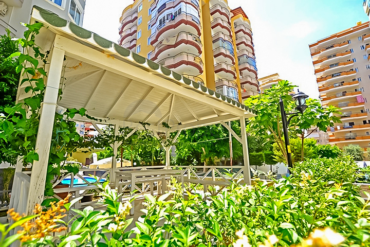 Furnished 2+1 Penthouse in Mahmutlar with Indoor & Outdoor Pools