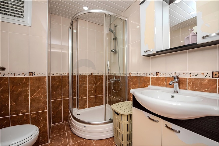 Furnished 2+1 Penthouse in Mahmutlar with Indoor & Outdoor Pools