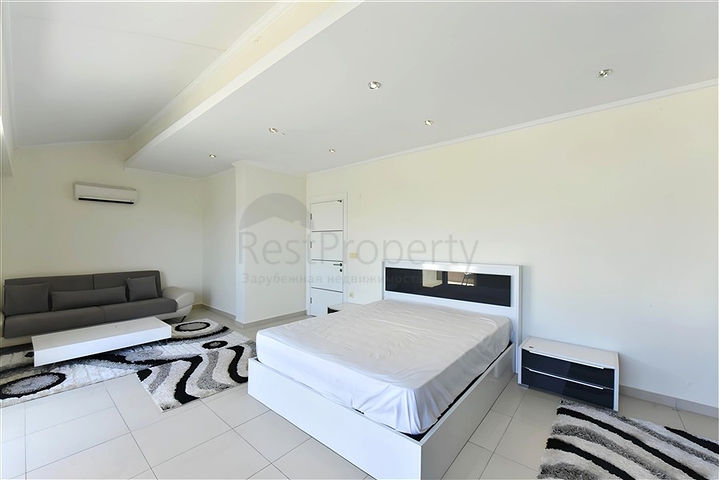 5+1 penthouse in one of the best complexes in Avsallar district 