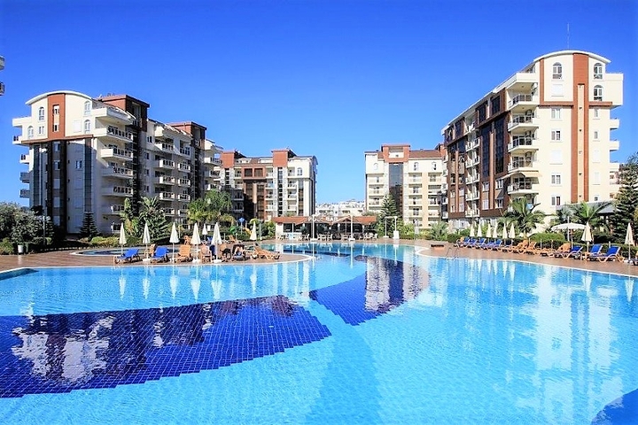 5+1 penthouse in one of the best complexes in Avsallar district 