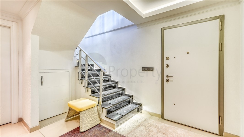 Spacious 3+1 penthouse in Mahmutlar