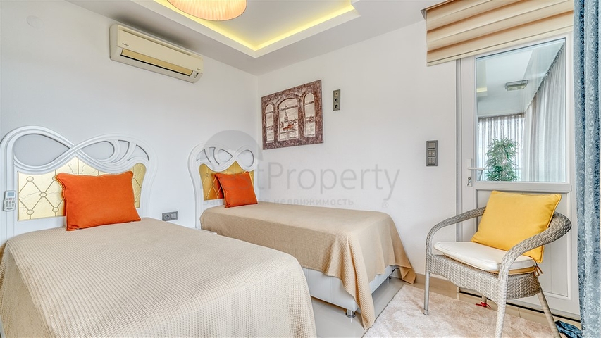 Spacious 3+1 penthouse in Mahmutlar