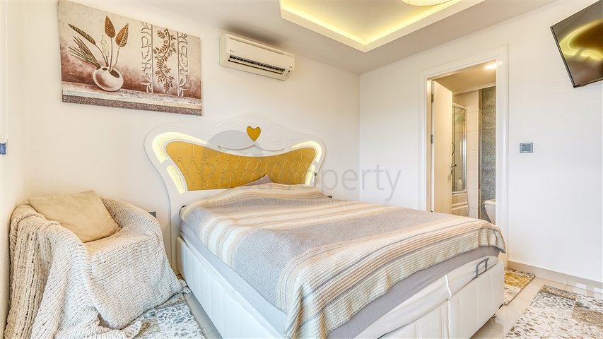 Spacious 3+1 penthouse in Mahmutlar