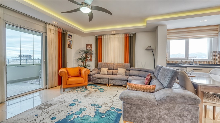 Spacious 3+1 penthouse in Mahmutlar