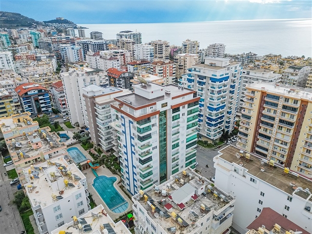 Spacious 3+1 penthouse in Mahmutlar