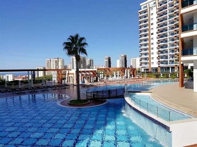 1+1 Apartment in Mahmutlar Alanya – Resort-Style Complex with Private Beach