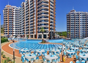 1+1 Apartment in Mahmutlar Alanya – Resort-Style Complex with Private Beach