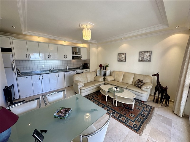 Spacious 2+1 Apartment in Oba Alanya – 200 m from the Sea