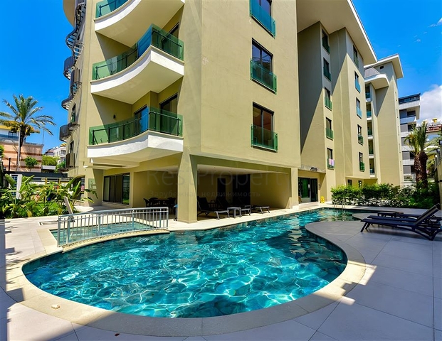 4+1 penthouse in the center of Alanya, 150 m from the sea