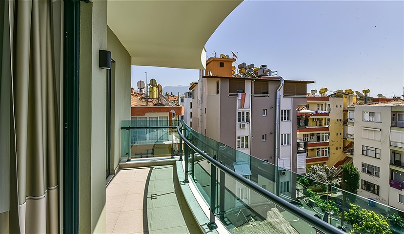 4+1 penthouse in the center of Alanya, 150 m from the sea