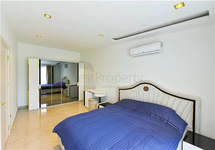 4+1 penthouse in the center of Alanya, 150 m from the sea