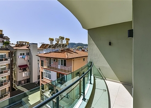 4+1 penthouse in the center of Alanya, 150 m from the sea