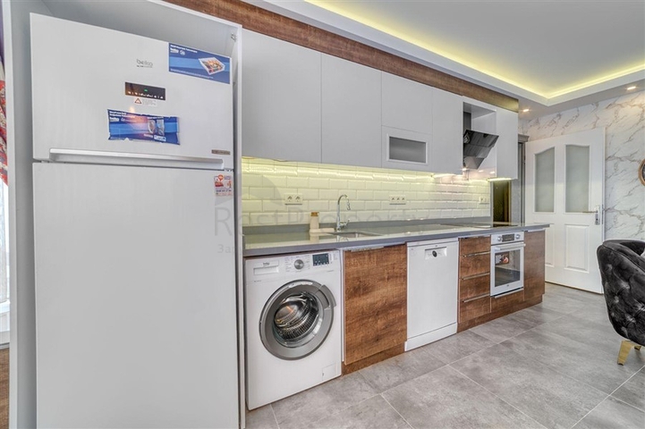 Furnished 2+1 Apartment Near Cleopatra Beach, Alanya – 85 m²