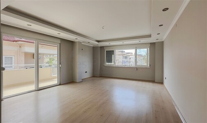 3+1 apartment 200 m from the sea in the center of Alanya