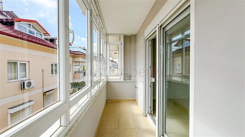 3+1 apartment 200 m from the sea in the center of Alanya