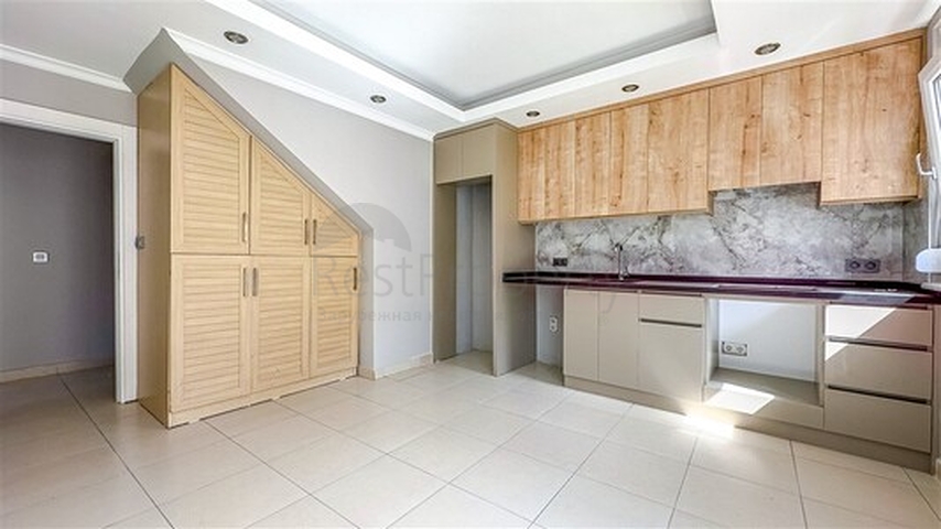 3+1 apartment 200 m from the sea in the center of Alanya