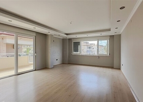 3+1 apartment 200 m from the sea in the center of Alanya