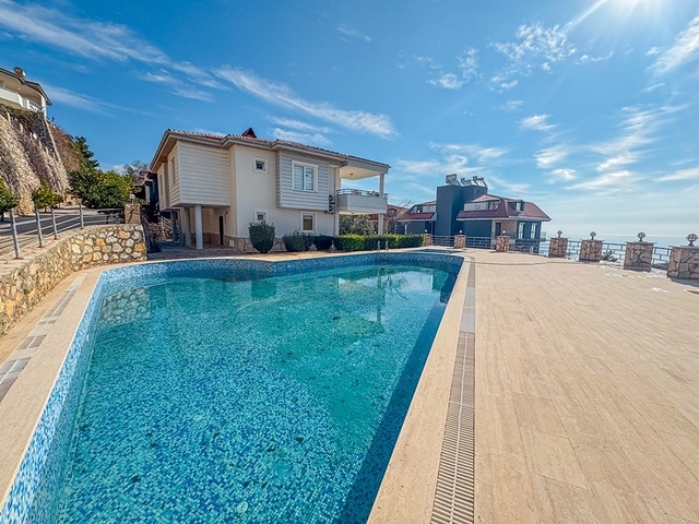 Sea view villa for sale in Alanya | 3 bedrooms, 170 m2