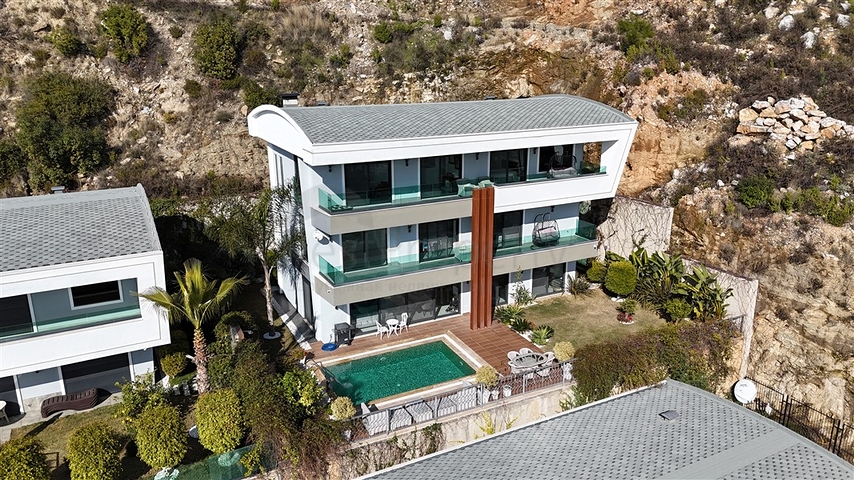 Luxury Furnished Villa in Bektas, Alanya with Panoramic Sea & Castle Views