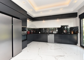 Luxury Furnished Villa in Bektas, Alanya with Panoramic Sea & Castle Views