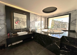 Luxury Furnished Villa in Bektas, Alanya with Panoramic Sea & Castle Views