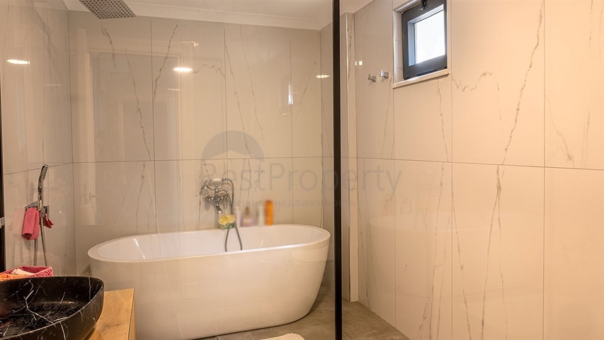 Fully Furnished 4+1 Villa in Alanya with Private Garden & Pool – 250 m²