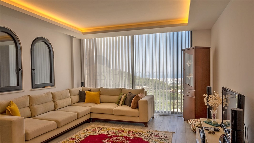 Fully Furnished 4+1 Villa in Alanya with Private Garden & Pool – 250 m²