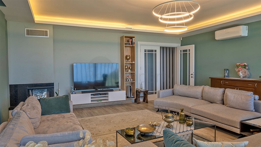 4+1 villa for sale in Alanya by the sea | Finished house with furniture