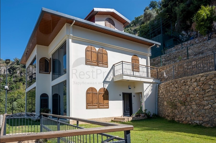 4+1 villa for sale in Alanya by the sea | Finished house with furniture