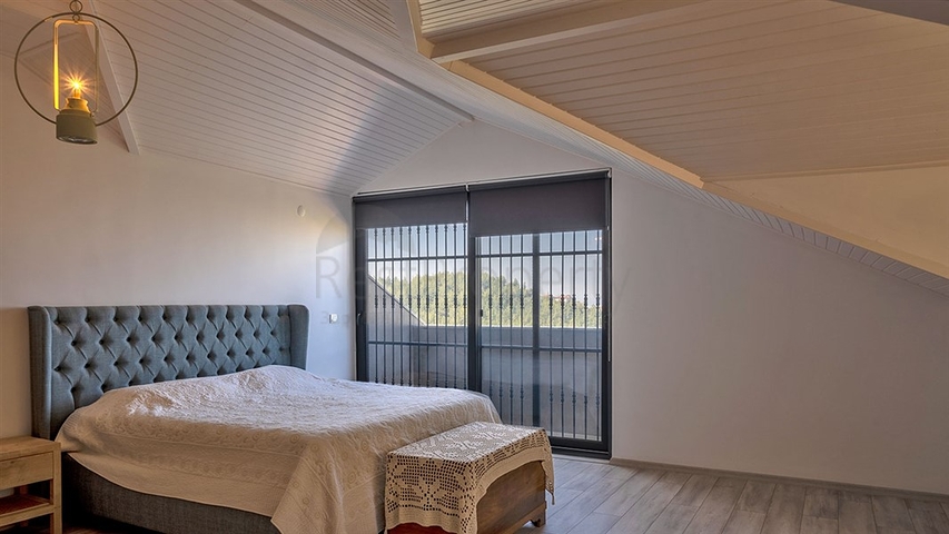 Fully Furnished 4+1 Villa in Alanya with Private Garden & Pool – 250 m²