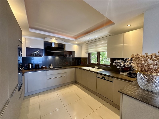 Elegant 3-Bedroom Sea-View Villa in Alanya | 251 m² on 503 m² Plot