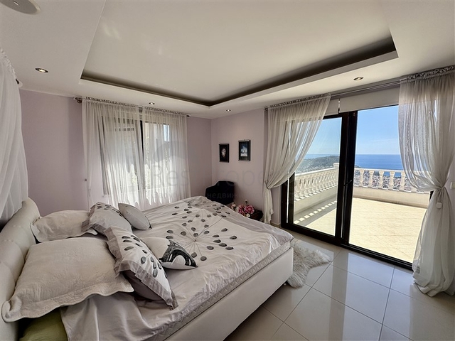 Elegant 3-Bedroom Sea-View Villa in Alanya | 251 m² on 503 m² Plot