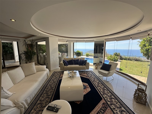 Elegant 3-Bedroom Sea-View Villa in Alanya | 251 m² on 503 m² Plot