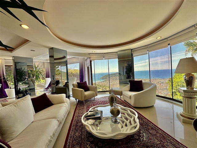 Elegant 3-Bedroom Sea-View Villa in Alanya | 251 m² on 503 m² Plot