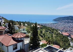 Elegant 3-Bedroom Sea-View Villa in Alanya | 251 m² on 503 m² Plot