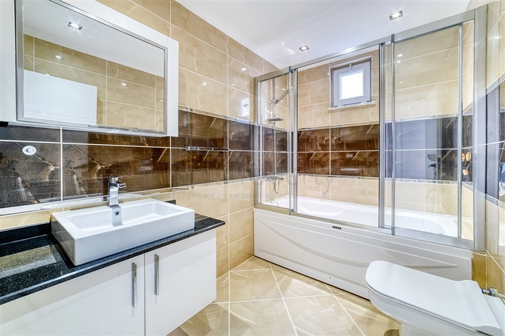 A spacious villa with sea views and a full range of amenities is the perfect combination of luxury and comfort.