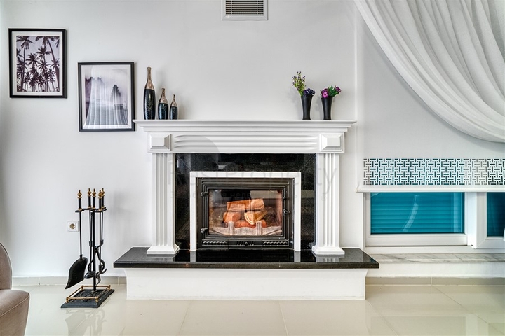 A spacious villa with sea views and a full range of amenities is the perfect combination of luxury and comfort.