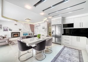 A spacious villa with sea views and a full range of amenities is the perfect combination of luxury and comfort.