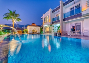 A spacious villa with sea views and a full range of amenities is the perfect combination of luxury and comfort.