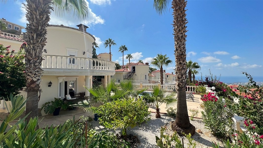 Furnished villa with sea view in the picturesque area of Kargicak