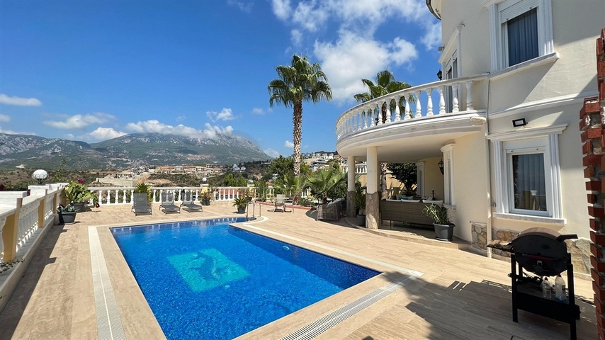 Furnished villa with sea view in the picturesque area of Kargicak