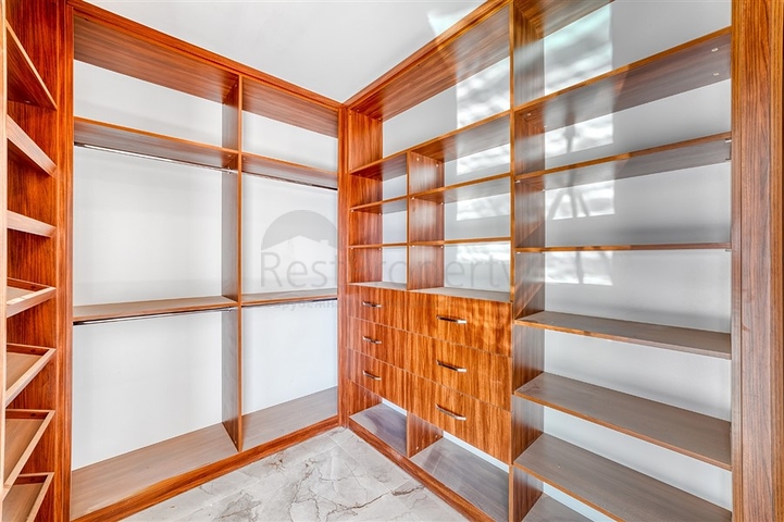 Modern luxury villa in the center of Cikcilli with panoramic sea views