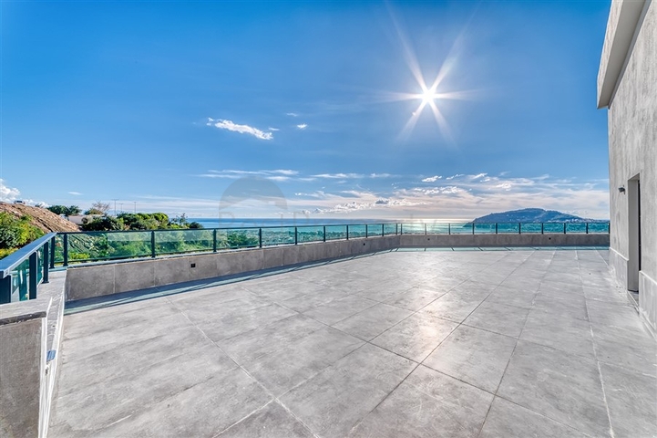 Modern luxury villa in the center of Cikcilli with panoramic sea views