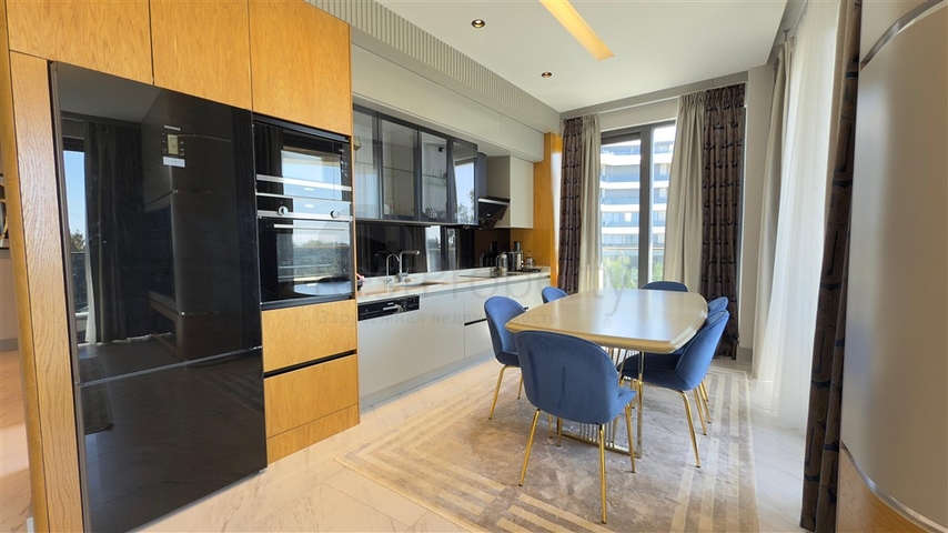 Luxury 2+1 Apartment in Kargicak | 105 m², First Line to the Sea