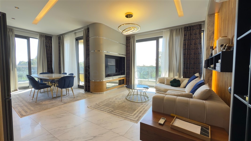 Luxury 2+1 Apartment in Kargicak | 105 m², First Line to the Sea