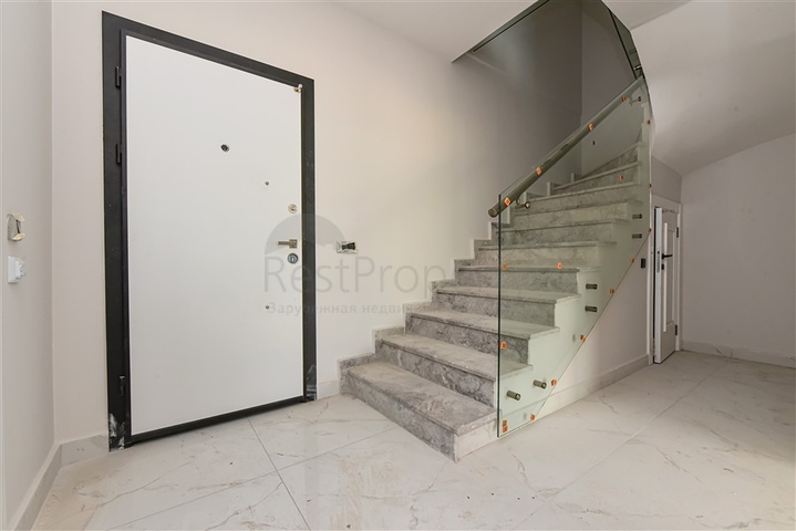 Penthouse with sea view in the heart of Alanya 